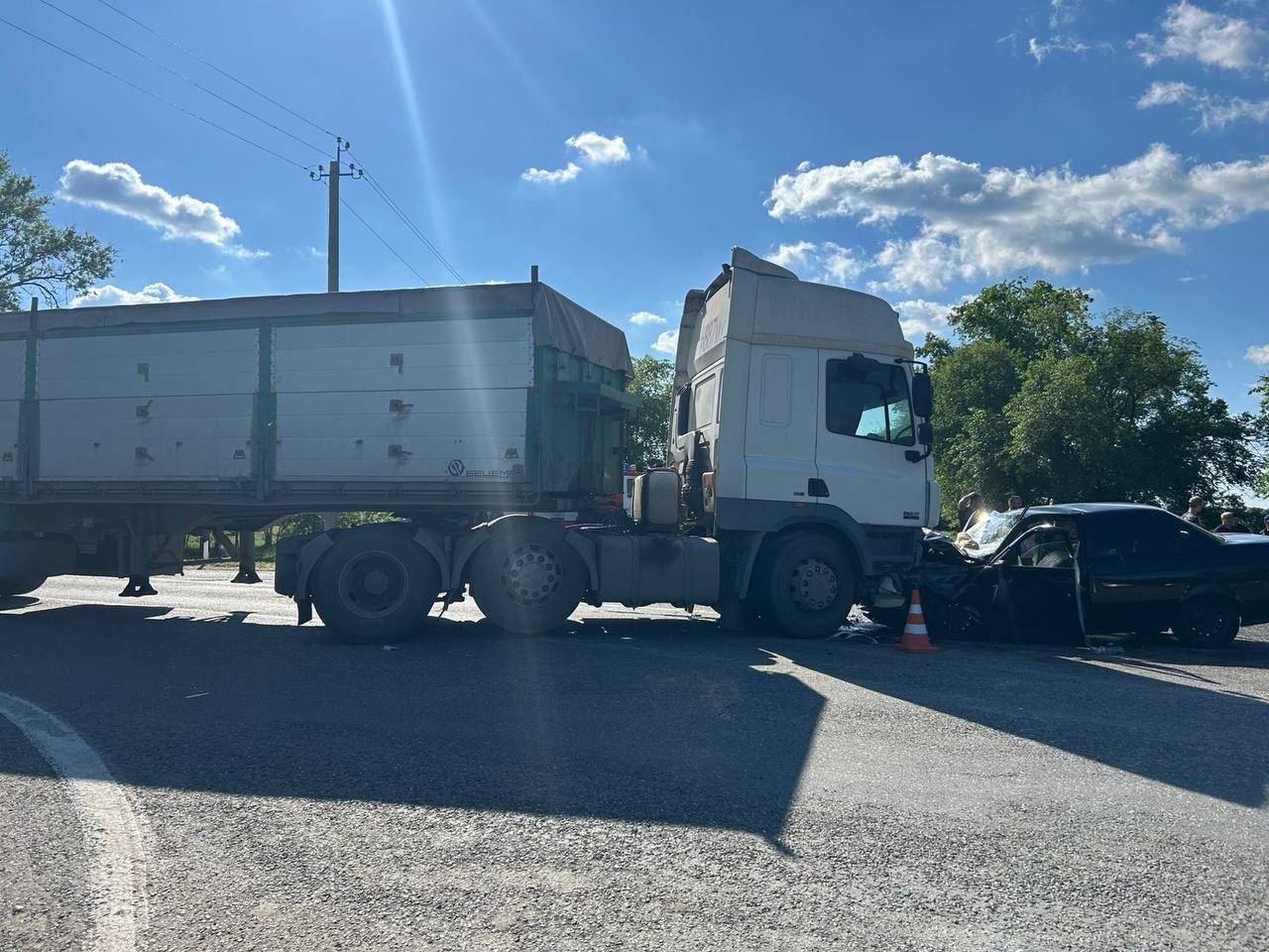 17-летняя девушка погиба при столкновении «Приоры» с грузовиком