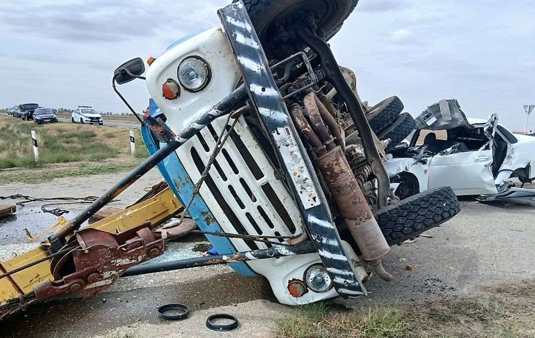Пришлось демонтировать кузов: водитель тяжело пострадал после ДТП с автокраном на Ставрополье