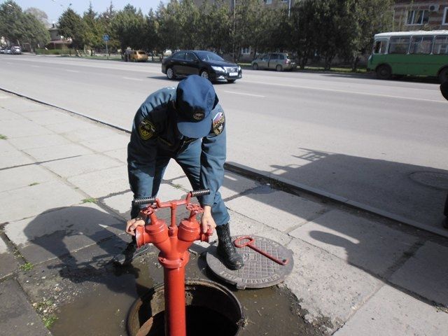 Специалисты МЧС проверят источники воды для тушения пожаров Специалисты МЧС проверят источники воды для тушения пожаров