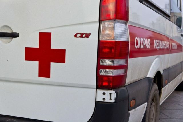 В Михайловске маленькая девочка выпала из окна квартиры, её забрали в больницу В Михайловске маленькая девочка выпала из окна квартиры, её забрали в больницу