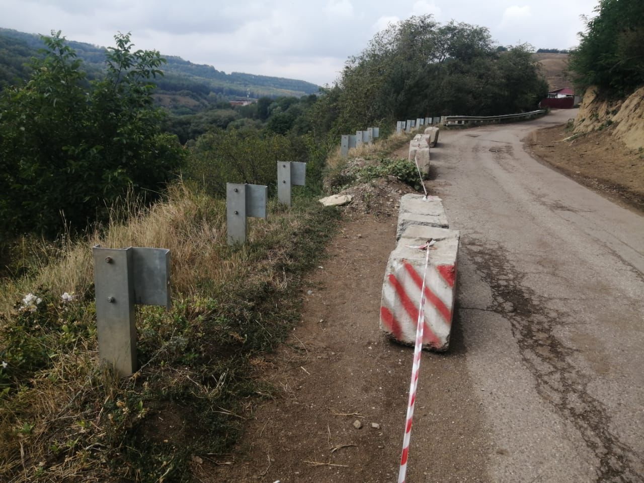 Единственную дорогу посёлка в Кисловодске восстанавливают после оползня