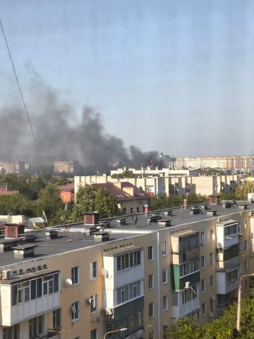 В центре Невинномысска тушат пожар