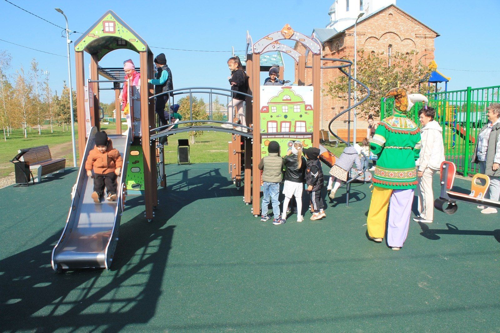 В Изобильненском округе построили детскую площадку