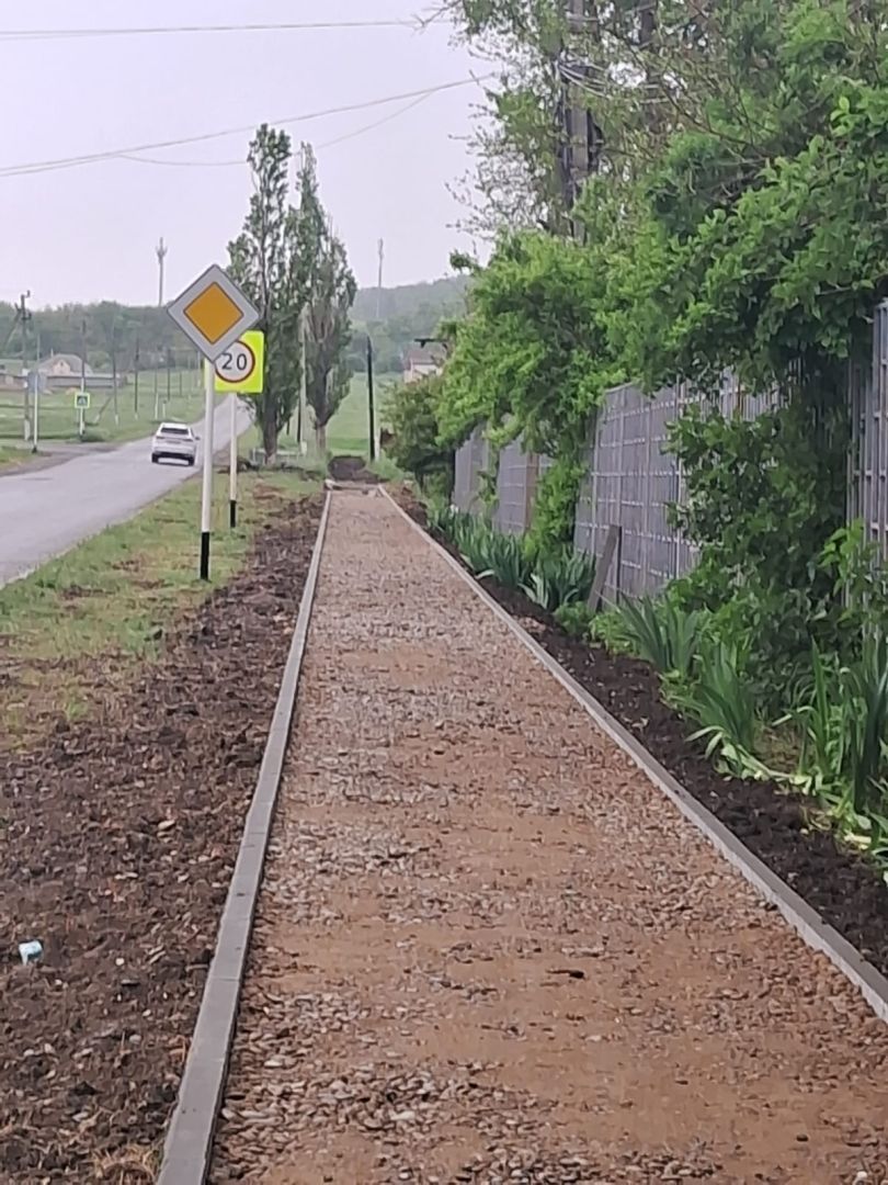 Пешеходную дорожку к школьному стадиону обустроят в станице Изобильненского округа