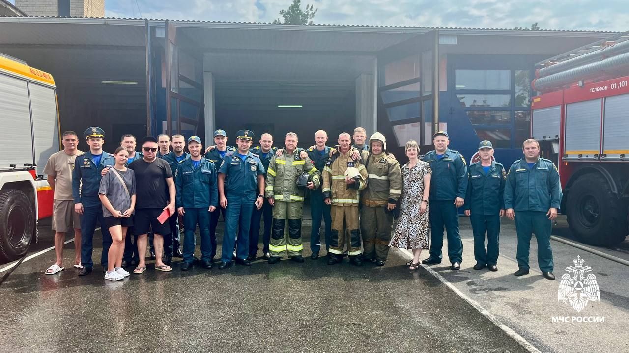 Огнеборцев с общим стажем 72 года проводили на пенсию в Невинномысске