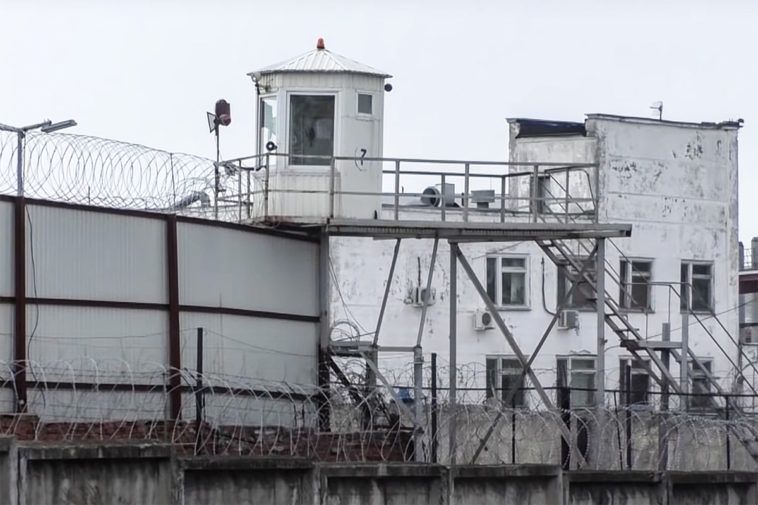 Ставропольского заключённого будут судить за порезы бритвой работника колонии Ставропольского заключённого будут судить за порезы бритвой работника колонии