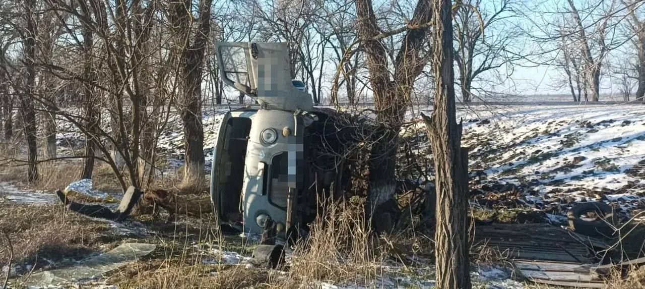 Автобус столкнулся с УАЗом на Ставрополье