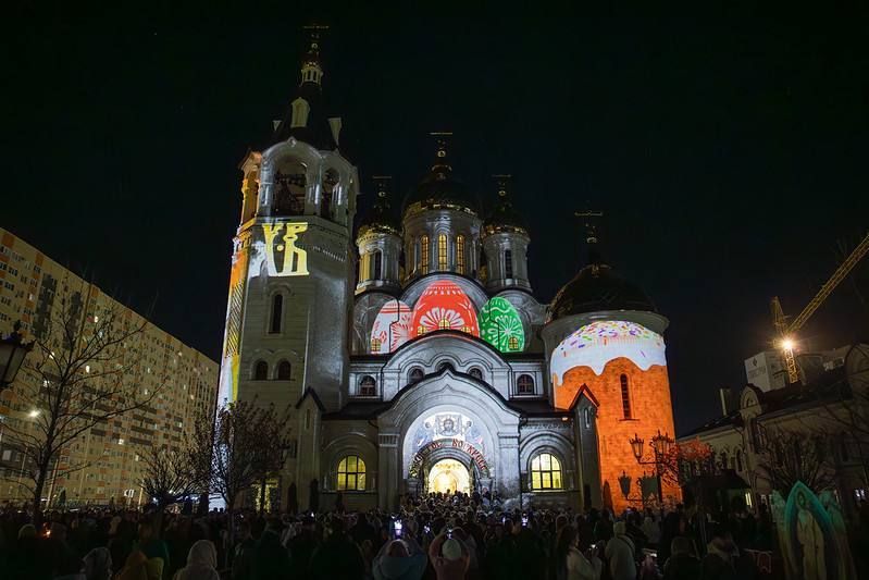 Изумительная видеопроекция появилась на 38-метровом соборе в Ставрополе