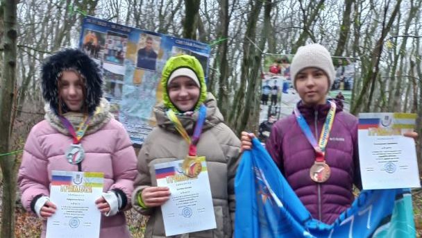 Юные ориентировщики Ставрополя привезли более 20 медалей с первенства края в дисциплине «кросс-выбор»