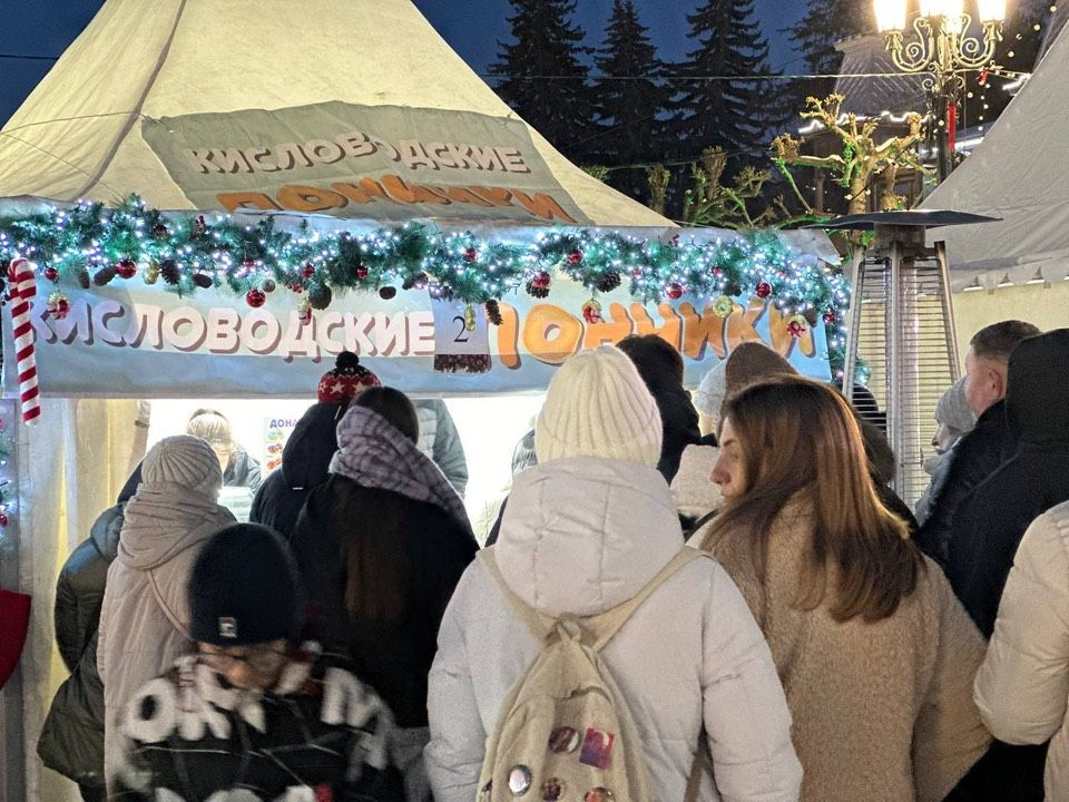 Более 15 тысяч человек посетили первый день фестиваля пончиков в Кисловодске