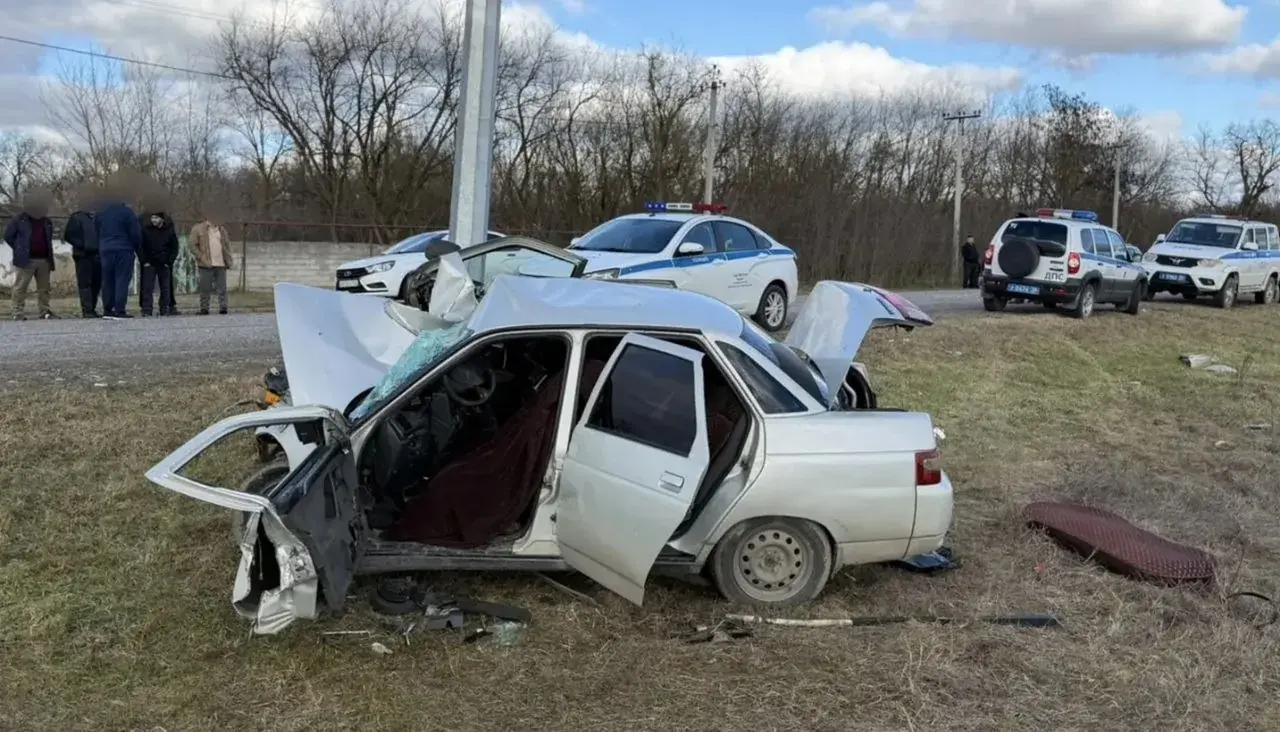 Молодой водитель погиб после столкновения с опорой ЛЭП на Ставрополье