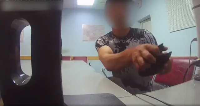 Иностранец пытался дать взятку полицейскому в аэропорту Минвод