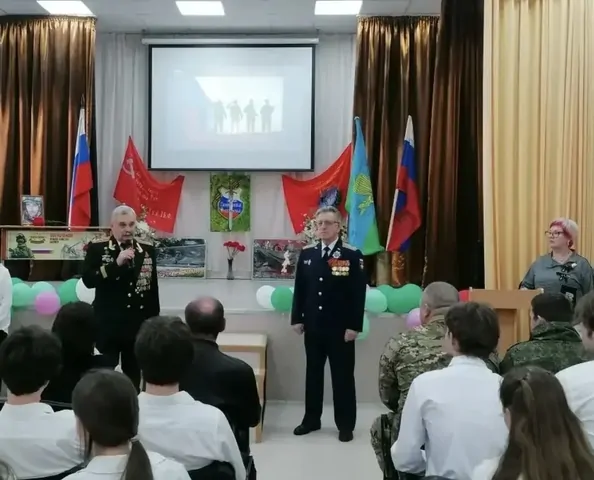 123-ю парту Героя открыли в школе Ставрополя