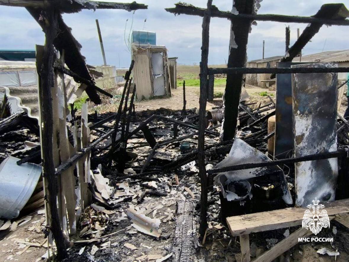 Очевидцы смогли потушить пожар в селе, но спасти людей не удалось