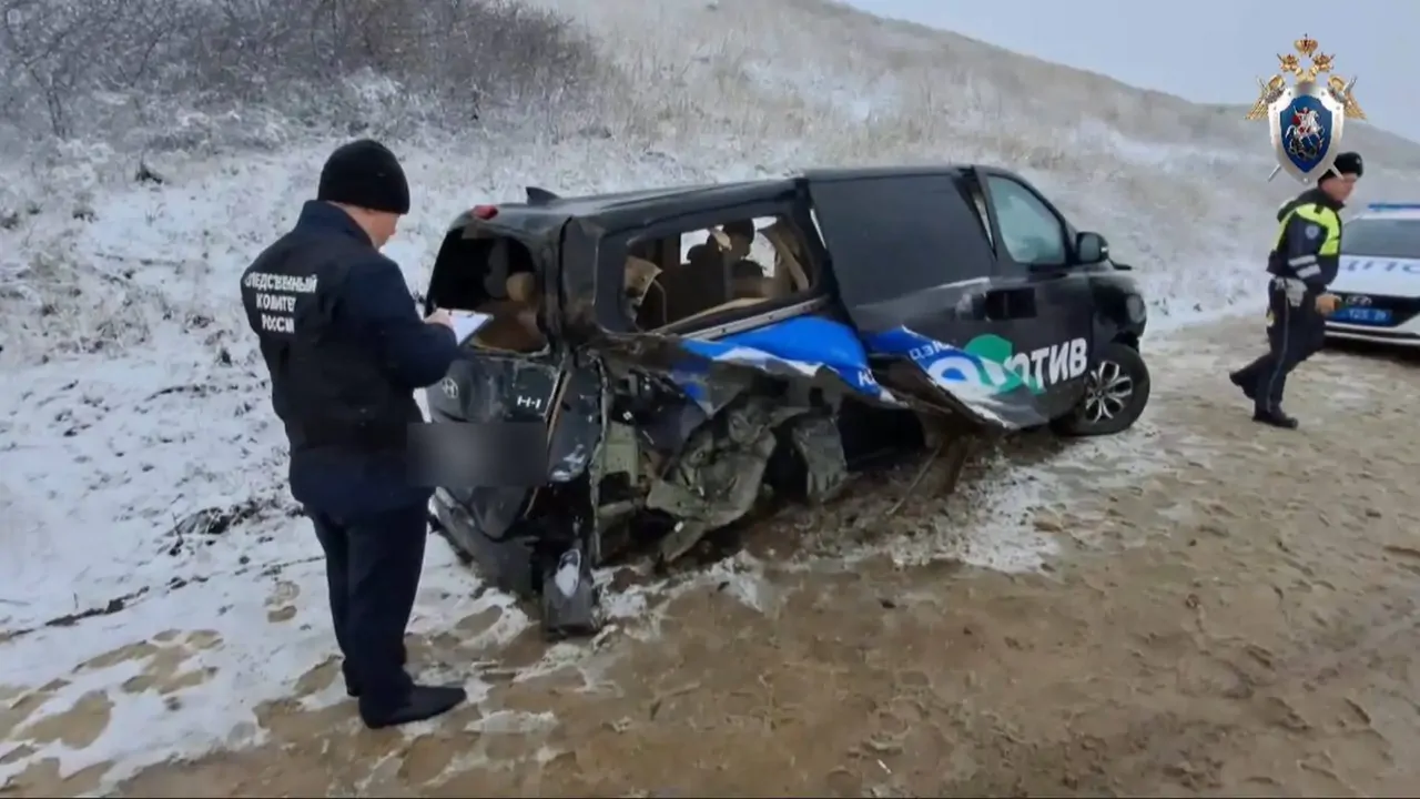 Следком и прокуратура выясняют обстоятельства ДТП с минивеном, в котором пострадали пятеро детей