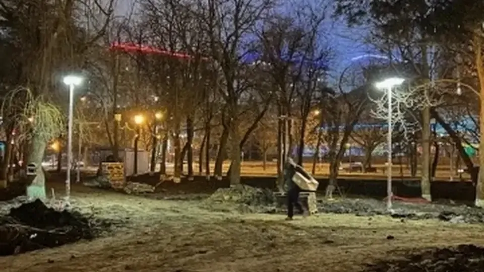 В сквере на проспекте Карла Маркса в Ставрополе установили 30 торшеров
