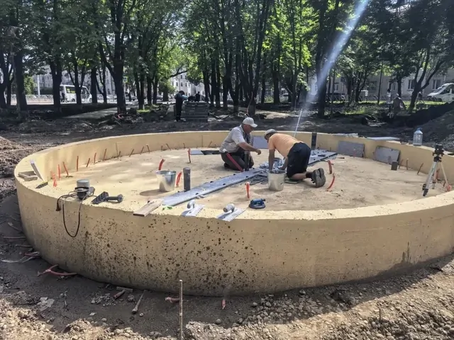В Ставрополе начали облицовку фонтана в сквере на проспекте К. Маркса
