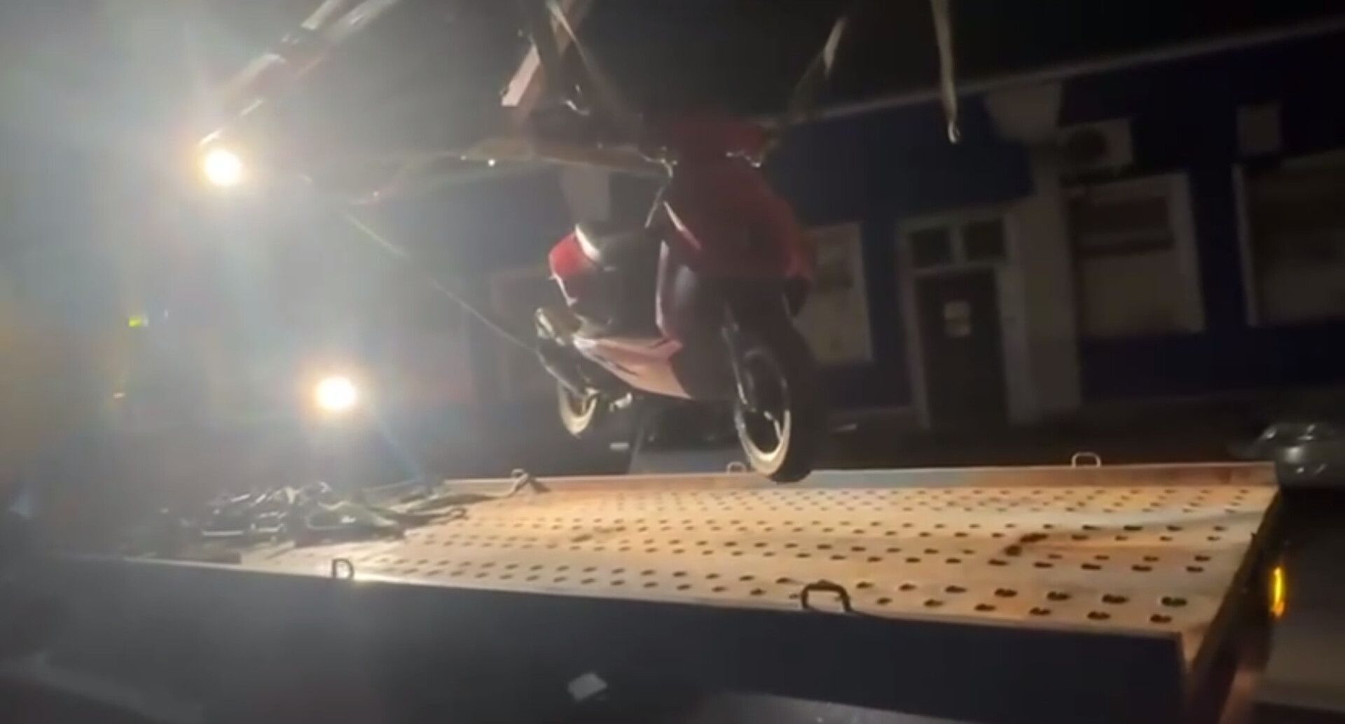 Эвакуатор забрал скутер пьяного ставропольца