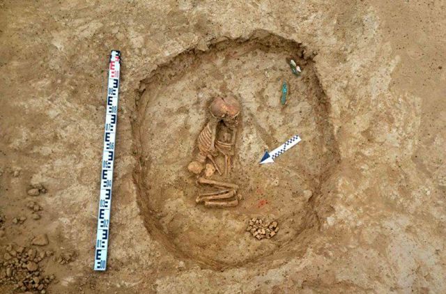 Тысячелетний сон: уникальное захоронение ребенка обнаружено при раскопках