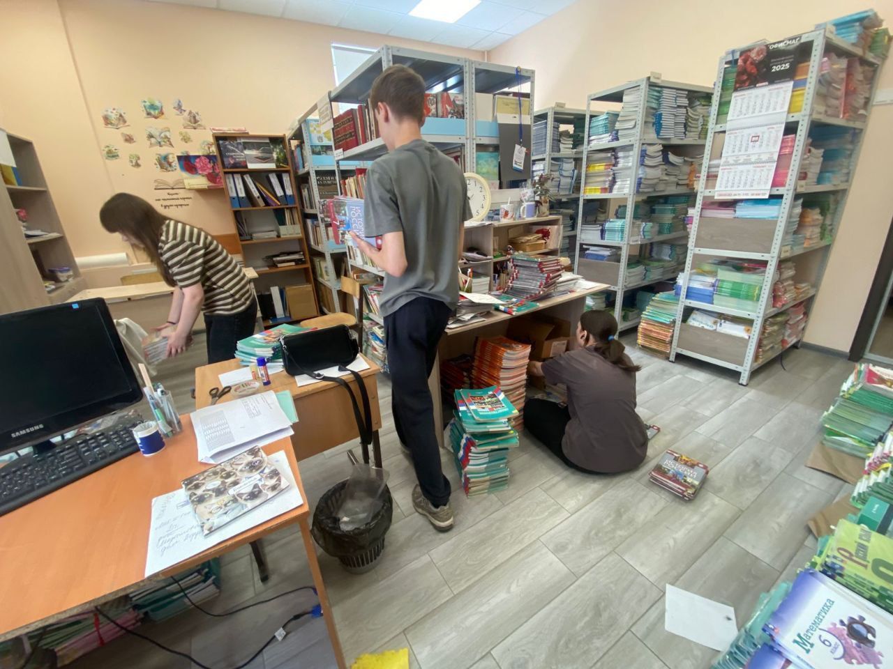 Более 250 старшеклассников Ставрополя трудоустроились в ремонтные бригады в августе