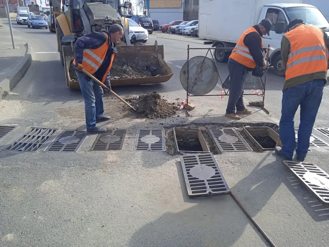В Ставрополе после зимы прочищают ливневую канализацию