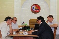 Виктор Шурупов побывал с рабочим визитом в Кочубеевском районе Виктор Шурупов побывал с рабочим визитом в Кочубеевском районе
