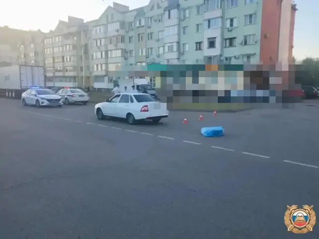 На Ставрополье «Приора» сбила двух девушек и ребёнка На Ставрополье «Приора» сбила двух девушек и ребёнка