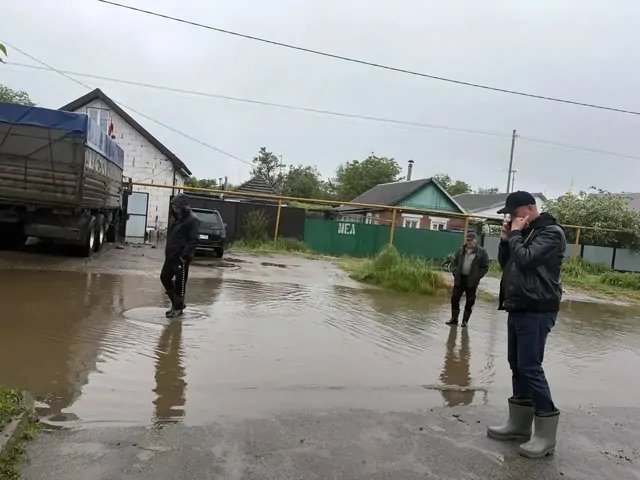 Дворы и огороды жителей Ставрополья подтопило из-за обильных осадков