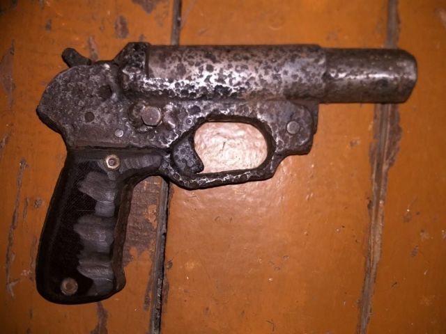 На Ставрополье полицейские изъяли у местного жителя самодельное огнестрельное оружие На Ставрополье полицейские изъяли у местного жителя самодельное огнестрельное оружие