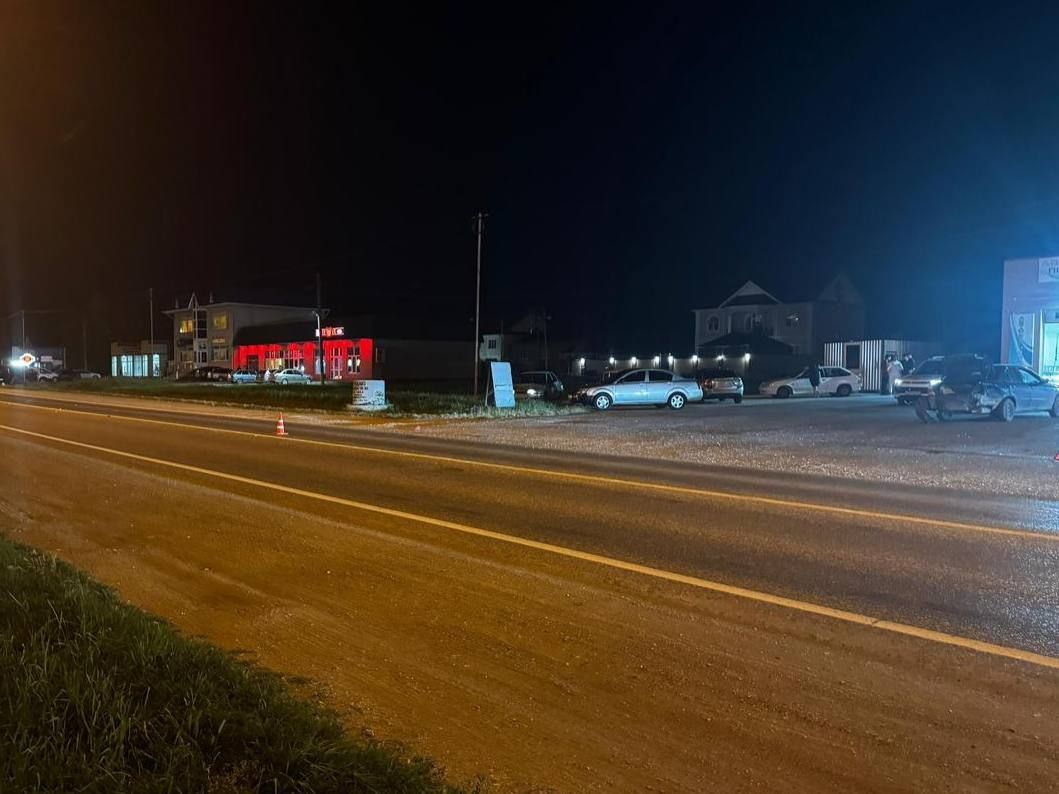 Мотоциклист попал в больницу после столкновения с легковушкой в Предгорном округе