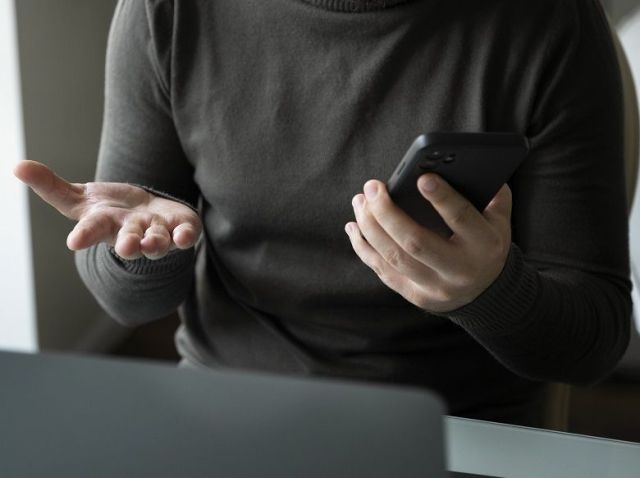 Аферисты начали подменять номера в телефонных книгах пользователей смартфонов через .vcf-файлы