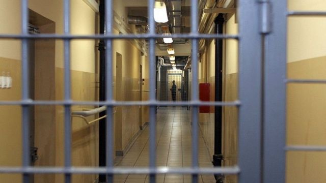 За тройное убийство ставрополец отправится на 5 лет в тюрьму и на 20 лет в колонию За тройное убийство ставрополец отправится на 5 лет в тюрьму и на 20 лет в колонию