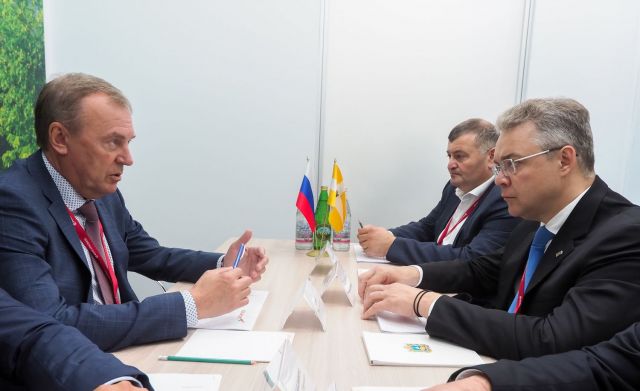 Авиакомпания «Азимут» продолжит развитие на Ставрополье Авиакомпания «Азимут» продолжит развитие на Ставрополье