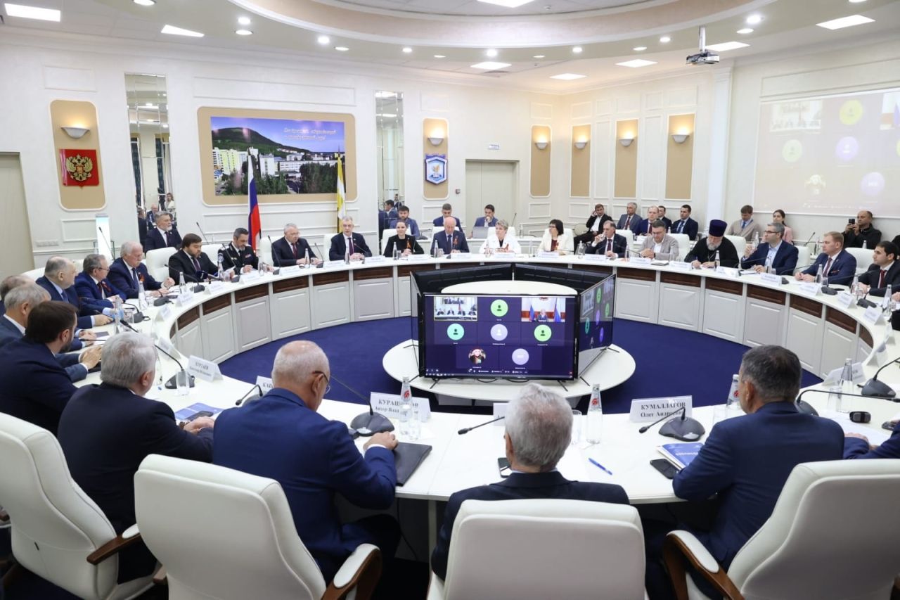 Краевые и федеральные депутаты обсудили Стратегию государственной национальной политики в Пятигорске