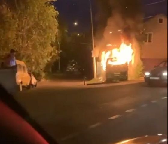 В Ставрополе вечером субботы сгорел автобус В Ставрополе вечером субботы сгорел автобус