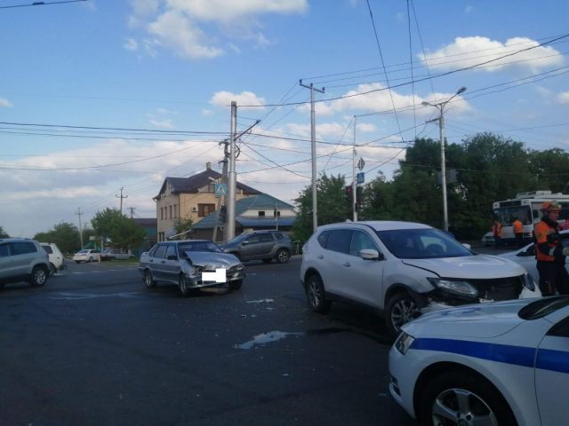 В Ставрополе виновником ДТП с двумя пострадавшими стал водитель с 10-дневным стажем В Ставрополе виновником ДТП с двумя пострадавшими стал водитель с 10-дневным стажем