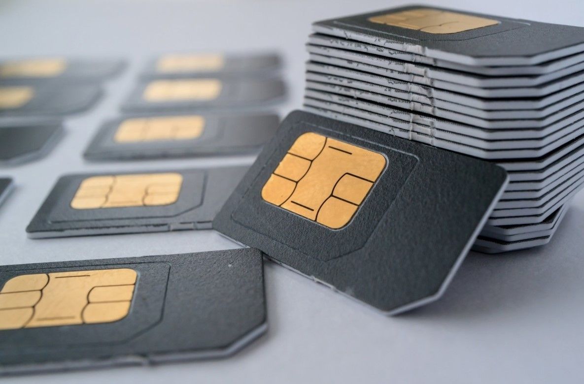 Мошенничество, фейки, финансовые преступления: билайн представил фильм-расследование о рынке «серых» SIM