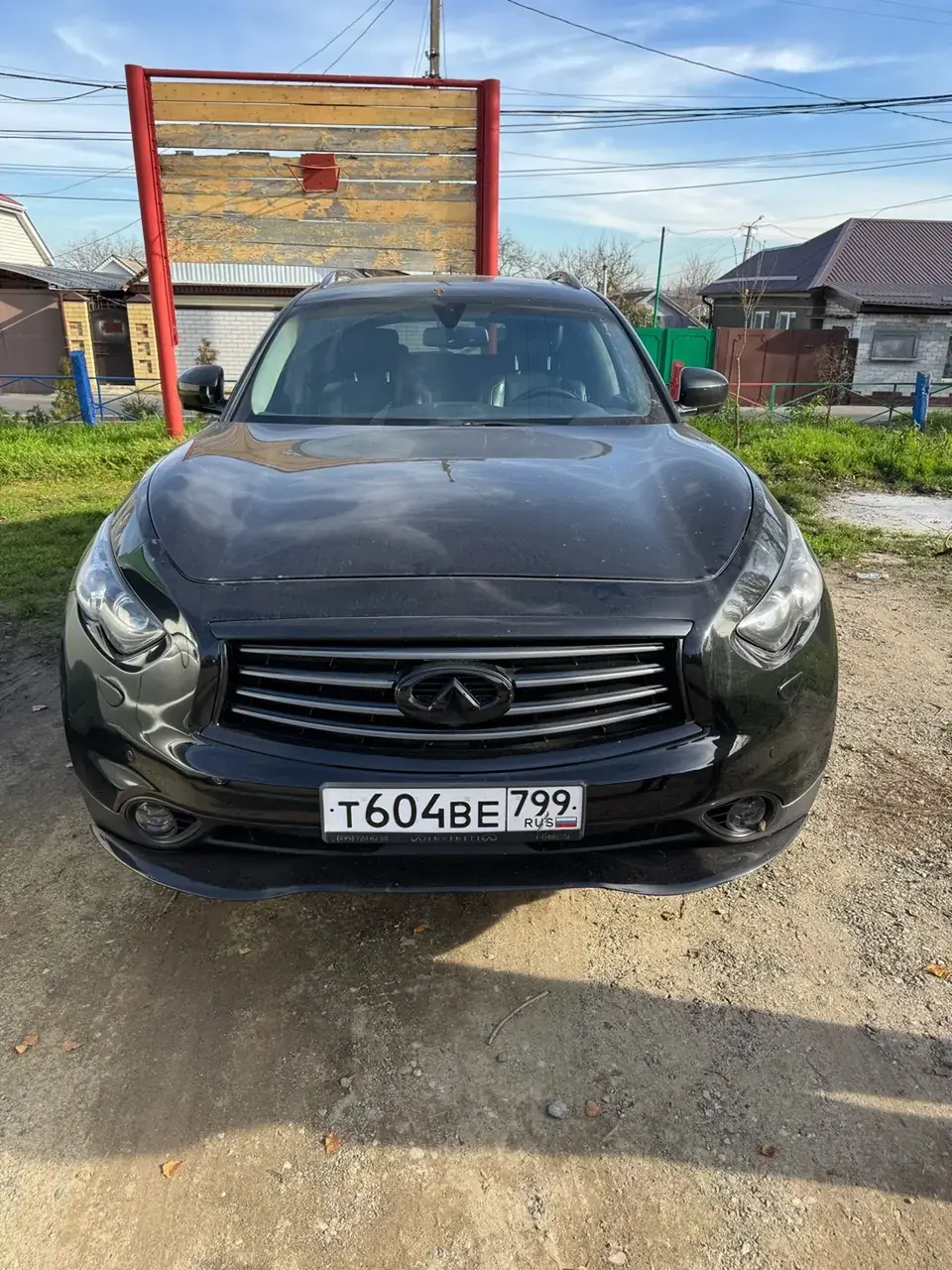 На Ставрополье за 1,1 млн рублей выставили на торги Infiniti осужденного экс-замминистра ЖКХ края Маслова