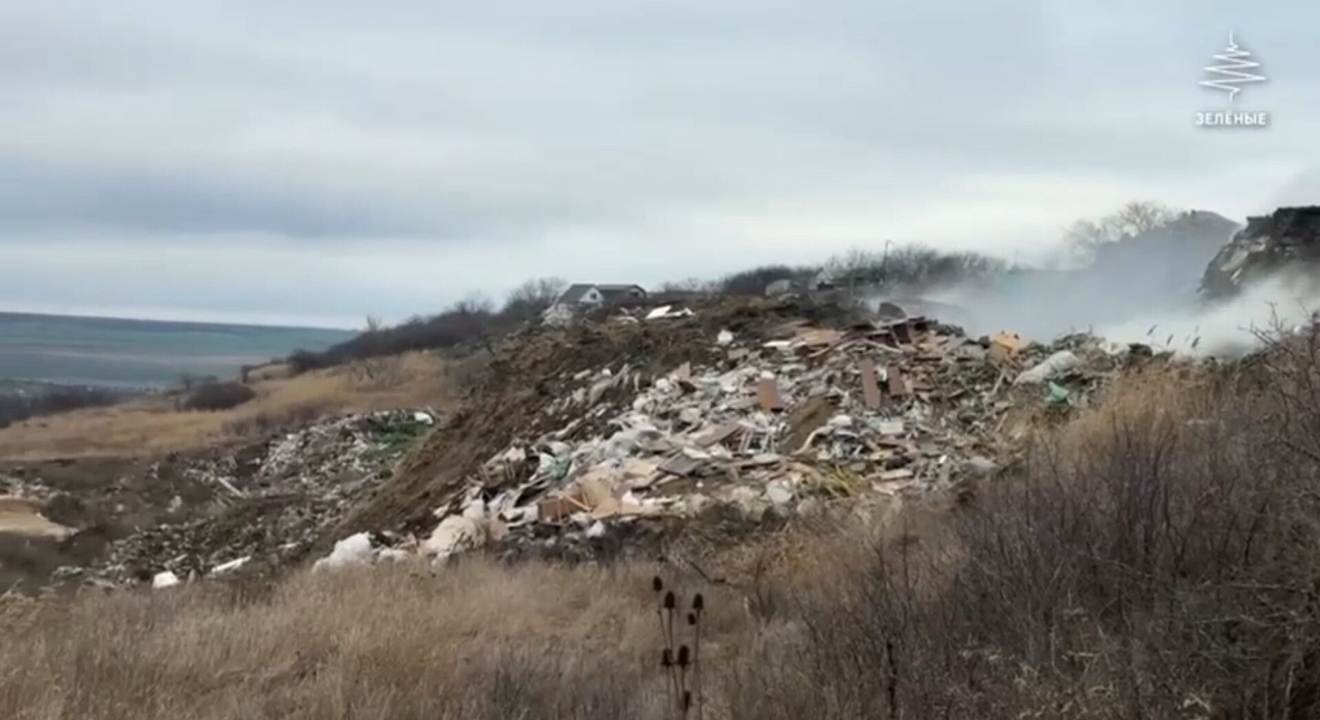 Незаконную свалку обнаружили на окраине Ставрополя