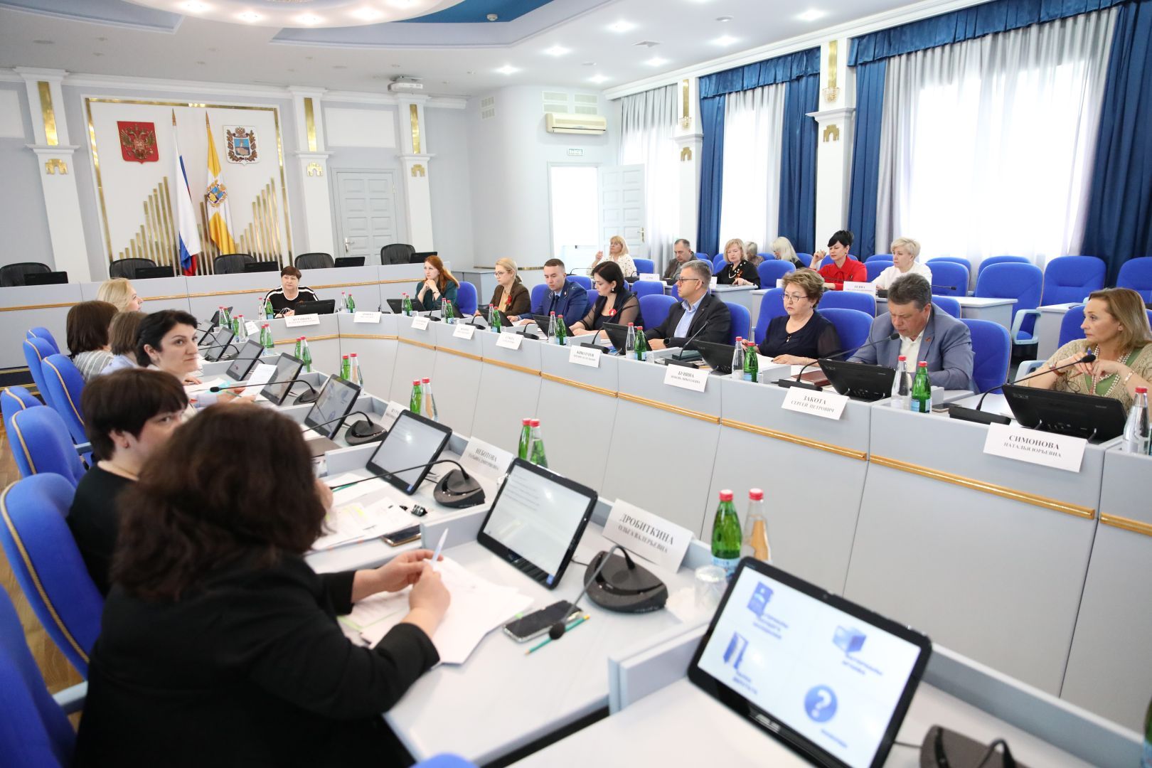 Депутаты работают над изменениями краевого закона по предоставлению гражданам социальных услуг