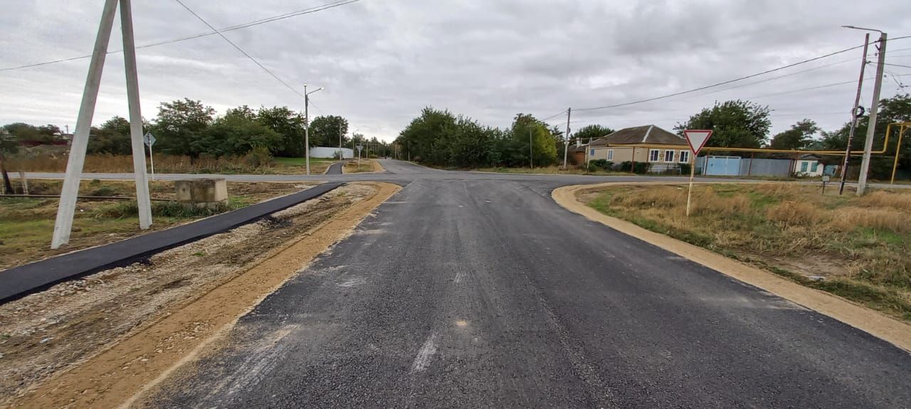 В Зеленокумске отремонтировали километр дороги за 26 миллионов рублей