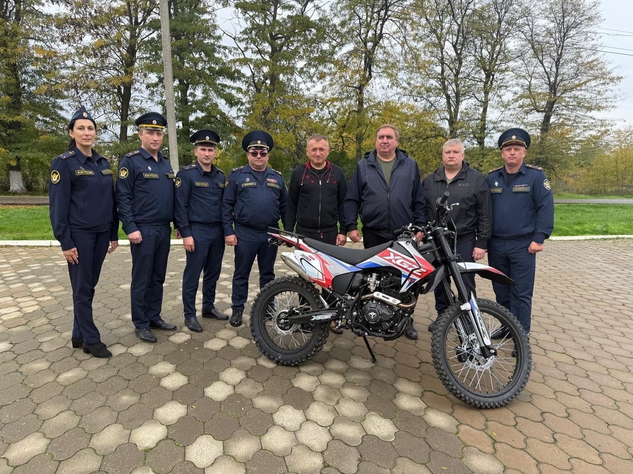 Сотрудники исправительной колонии в Георгиевске передали мотоцикл участникам СВО