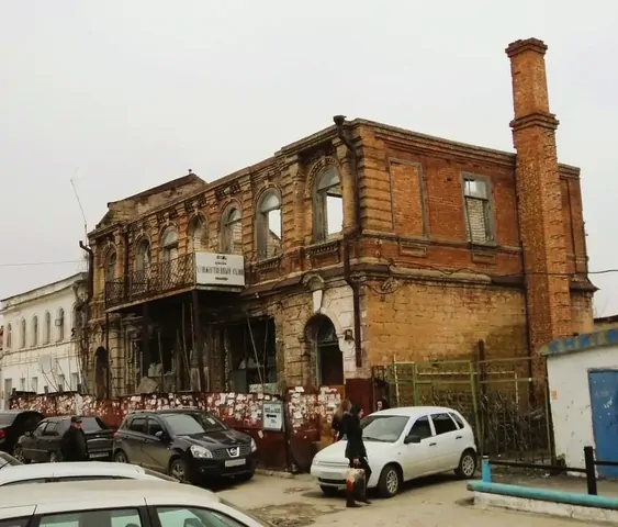 В центре Ставрополя ограничили доступ к аварийному Доходному дому