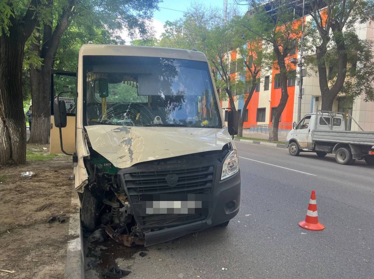 Четыре человека попали в больницу после ДТП с участием маршрутки в Кисловодске