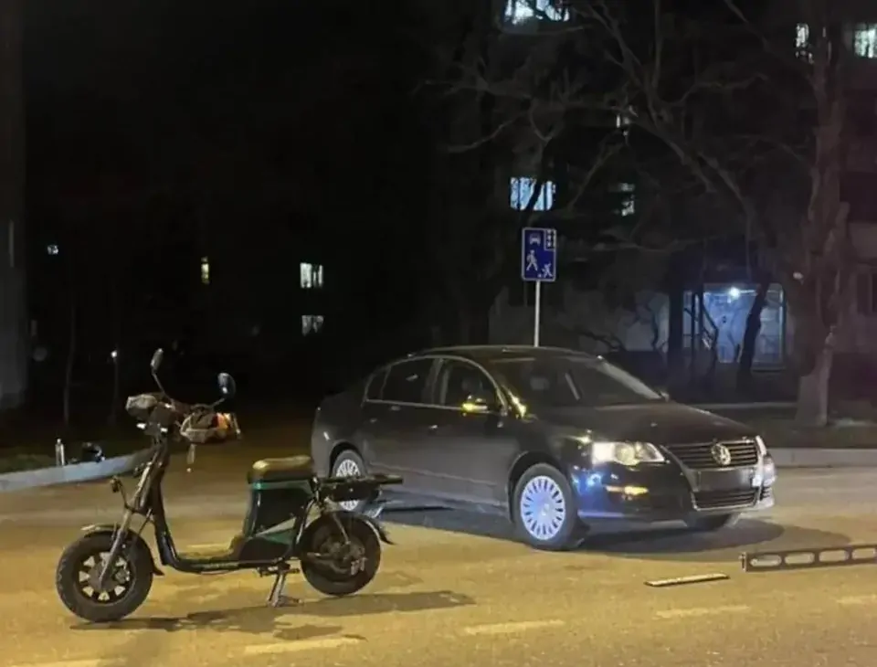 Перелом ключицы получил водитель электровелосипеда после ДТП в Ставрополе