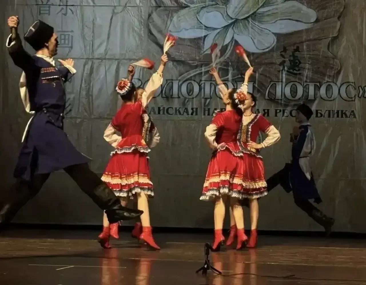 Пятигорских танцоров отметили на конкурсе в Китае