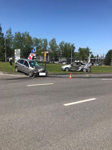 4 человека пострадали в ДТП на проспекте Кулакова в Ставрополе 4 человека пострадали в ДТП на проспекте Кулакова в Ставрополе