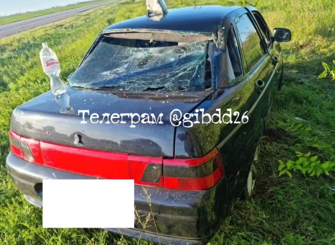 В Изобильненском округе рано утром перевернулся автомобиль В Изобильненском округе рано утром перевернулся автомобиль