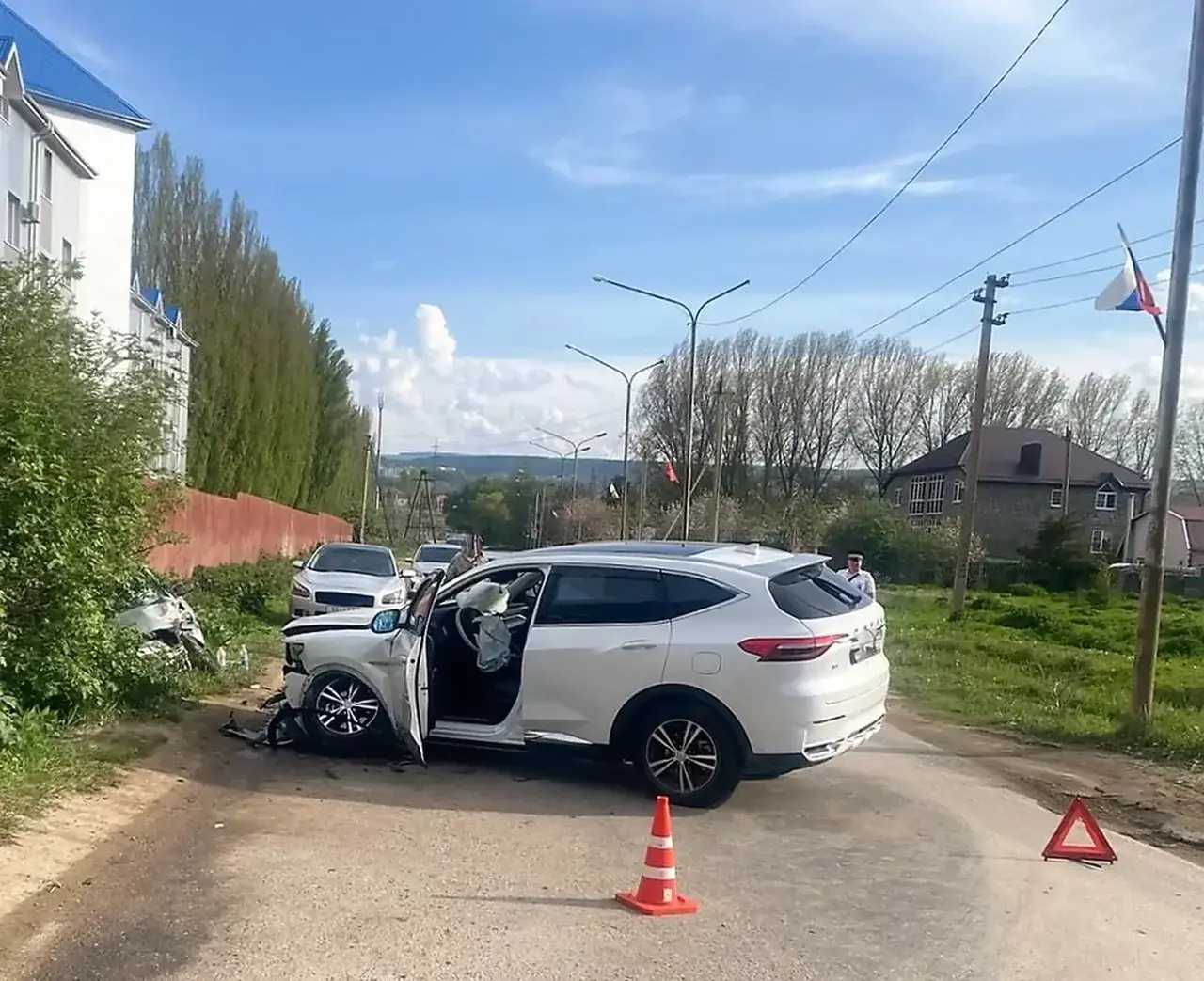 Три человека пострадали в аварии в Предгорье