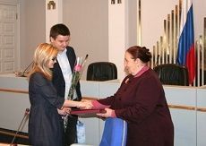 В Думе поздравили ведущих работников культуры В Думе поздравили ведущих работников культуры